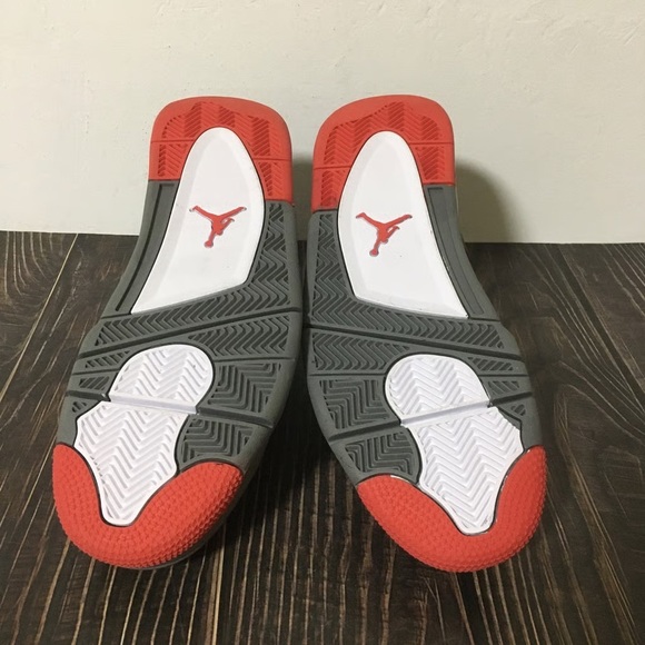 New - Nike Air Jordan 4 Retro Bred - Picture 8 of 8